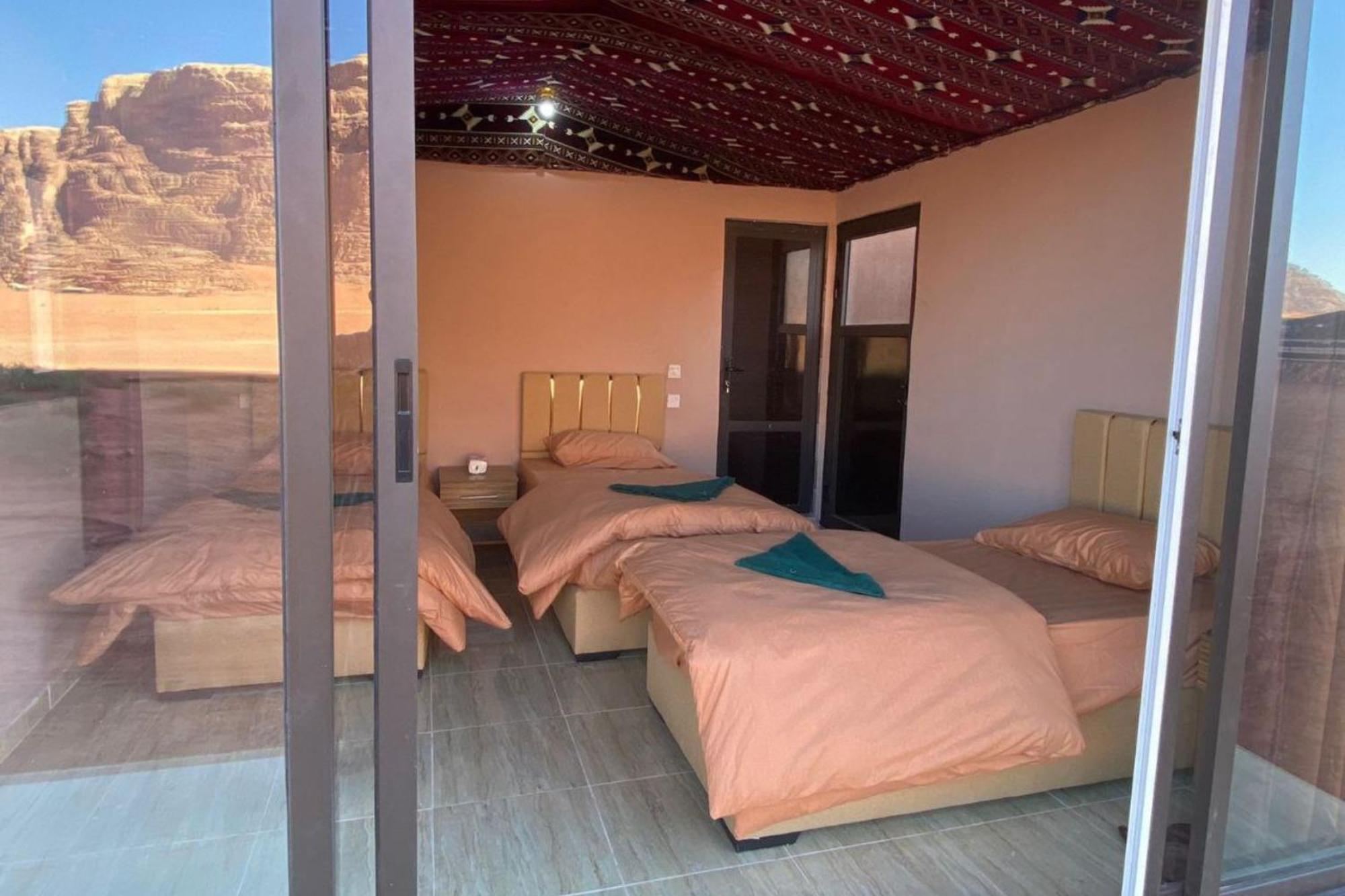 Готель Welcome To Wadi Rum Camp Екстер'єр фото